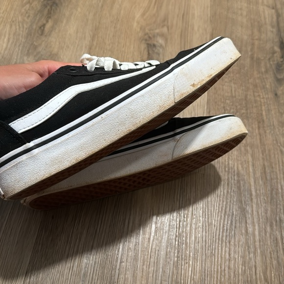 Vans - Picture 4 of 4
